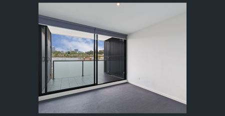 SPACIOUS APARTMENT LIVING IN THE HEART OF HEIDELBERG - Photo 2