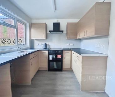 3 bedroom house to rent Henry Walk, Bromsgrove, Worcestershire, B60 - Photo 2