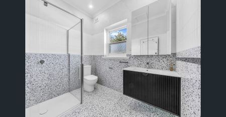 Timeless Art Deco Charm Meets Modern Luxury in Windsor - Photo 5