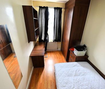 6 bedroom house to rent - Photo 3