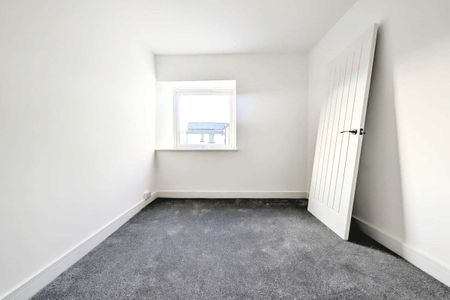 Llewellyn Street, PENTRE - Photo 3