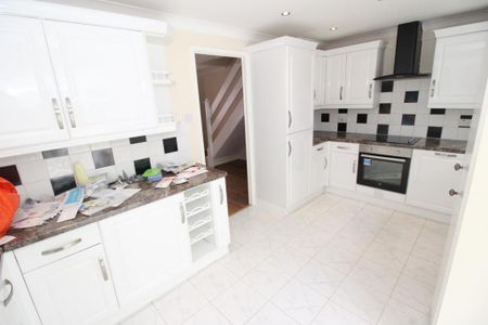 3 bedroom detached house to rent - Photo 5