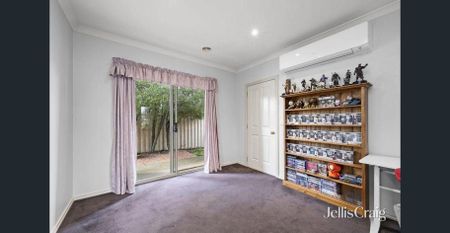 Perfect & Convenient Two Bedroom Home - Photo 2