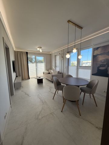 Mieszkanie pachnące nowością i luksusem - Zdjęcie 3