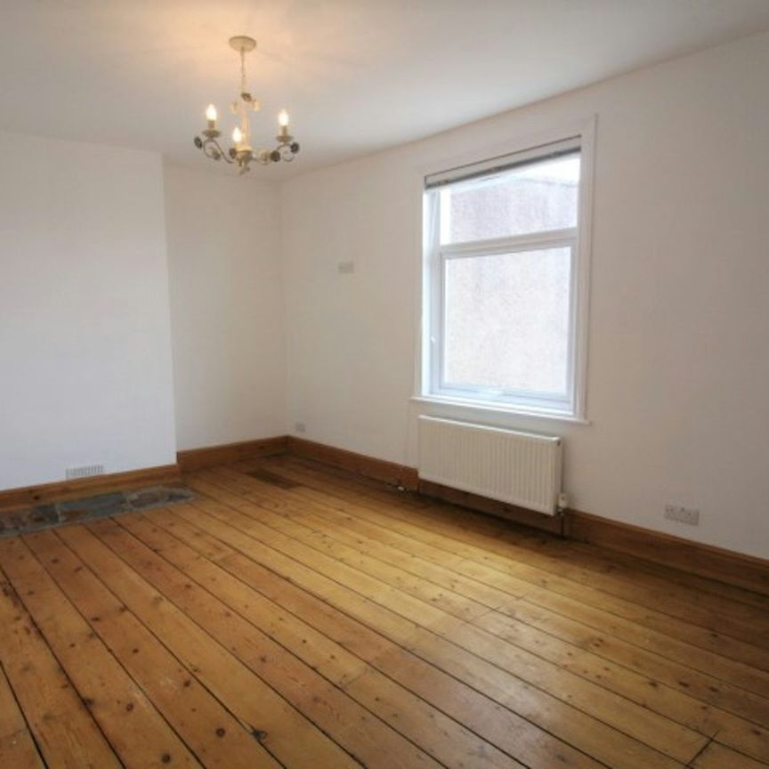 Terraced House to rent on - Photo 1