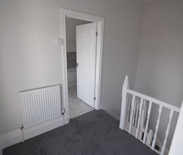 To Let 3 Bed End Terraced House - Photo 1