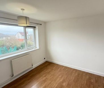 Fullerton Crescent - Photo 2