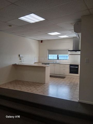 East Tamaki 3BR Gem w/Parking! - Photo 5