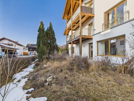 Frisch renovierte Erdgeschosswohnung mit Südwestterrasse und umliegenden Garten - Photo 5