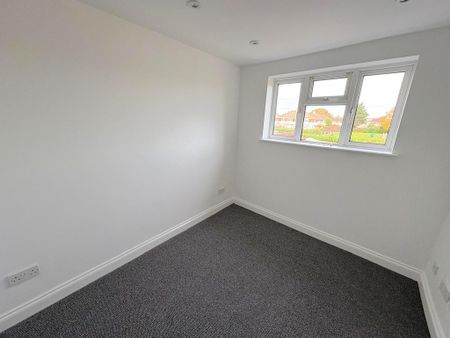 2 bedroom semi-detached house to rent - Photo 2