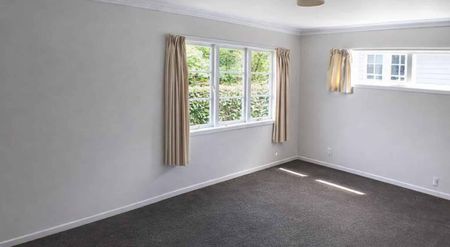 Spacious Four Bedroom - Photo 2