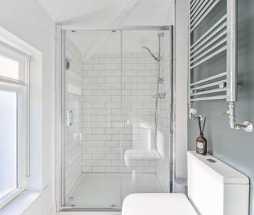 3 bedroom flat to rent - Photo 6