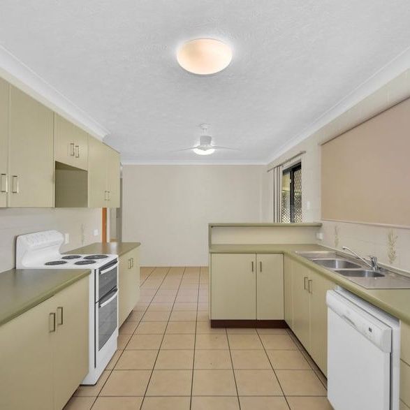 Low-Maintenance Living in Prime Thuringowa Central Location! - Photo 1