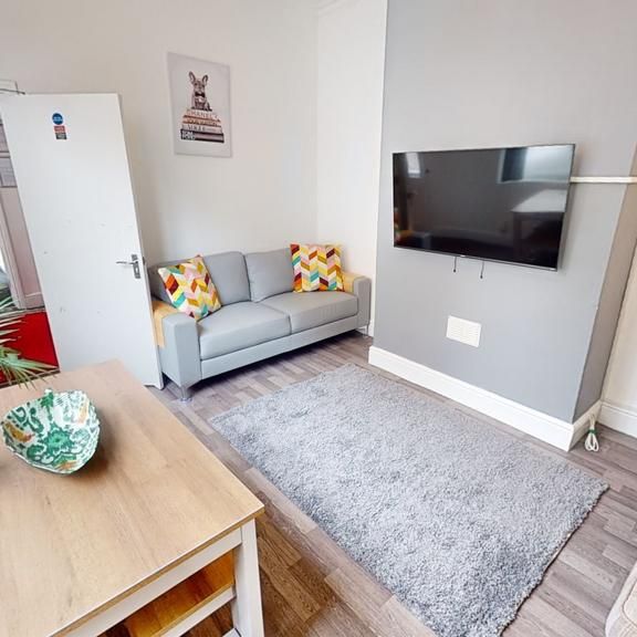 5 bedroom terraced house to rent - Photo 1