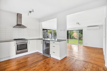 Quiet Court Location - Family Home - Photo 3