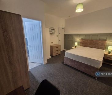 1 bedroom in a house share to rent - Photo 5