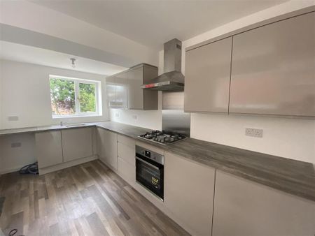 3 bedroom detached house to rent - Photo 4