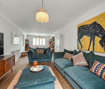 Four-bedroom family home in a delightful village location, with fan... - Photo 3