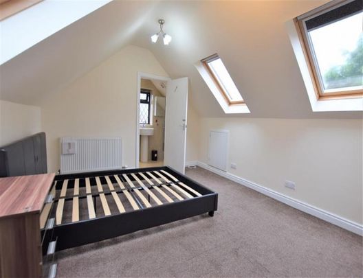 Royle Green Road, Northenden - Photo 1