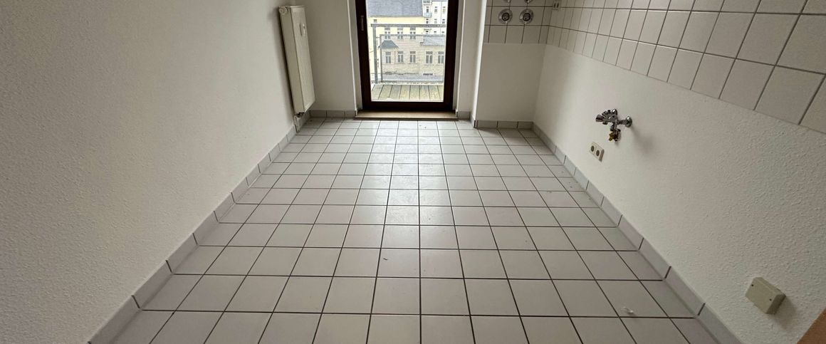 Balkon - 3.OG - WG-geeignet - nur Wohnzi. straßenseitig ausgerichtet** - Foto 1