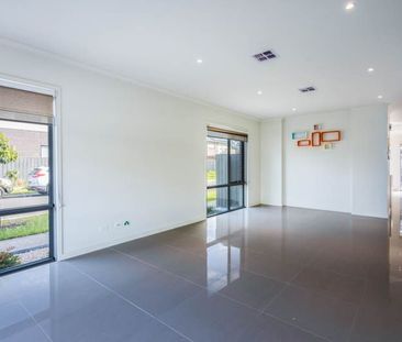 Shines Like New! - Photo 6