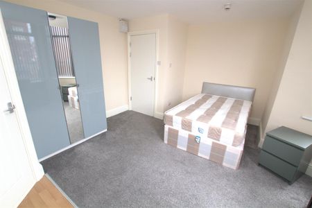 1 bedrooms Apartment for Sale - Photo 3