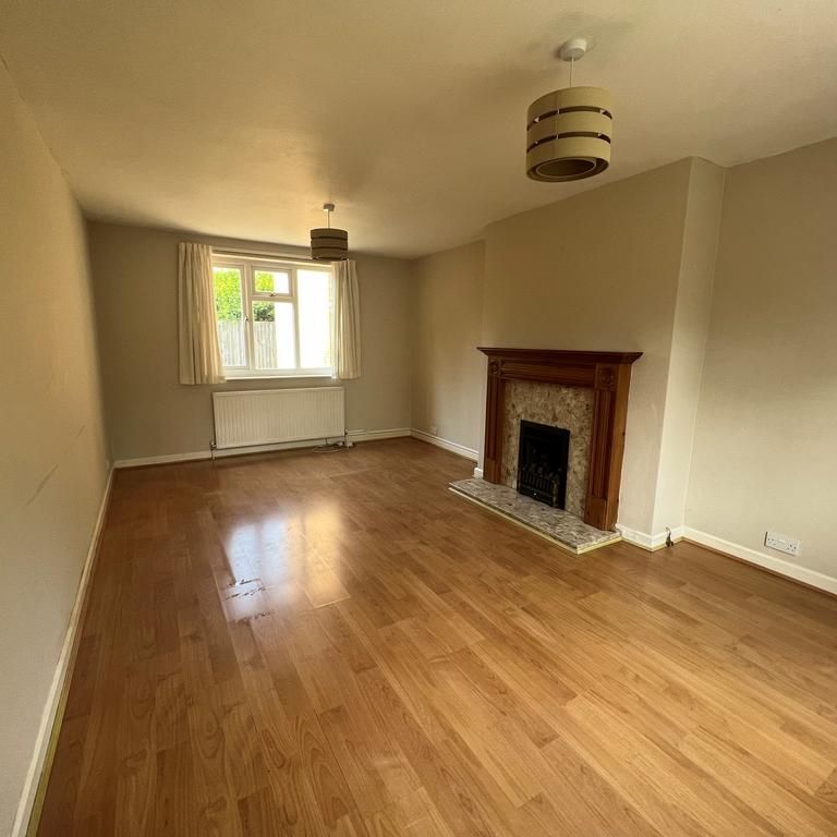 4 bedroom detached house to rent - Photo 1