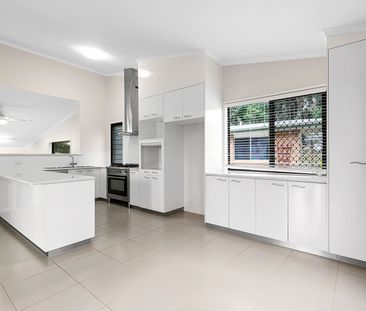 172 Thorneside Road, 4158, Thorneside Qld - Photo 1