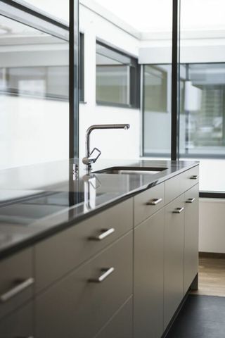 4 1/2 room attic apartment in the center of Uster - Photo 2