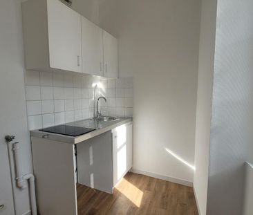 Location Appartement 1 pièce 28m² CORBEIL ESSONNES 91100 - Photo 1