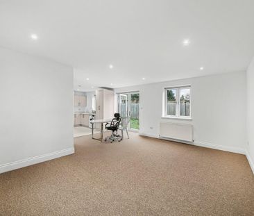 3 bedroom semi-detached house to rent - Photo 2