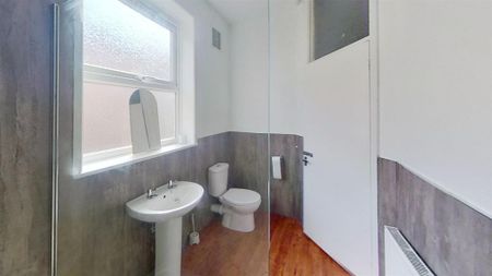 4 bedroom private hall to rent - Photo 4