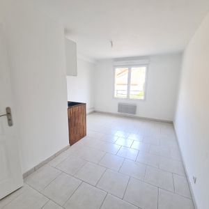 Location Appartement 1 pièce 18m² PALAISEAU 91120 - Photo 2