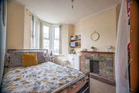 Modern three bed property - Photo 2