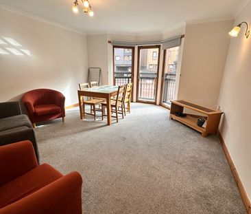 2 Bed Flat, Kelvinhaugh St, G3 - Photo 1