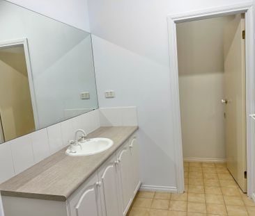 Freshly painted & Spacious 1-Bedroom Apartment with Study Nook & La... - Photo 6