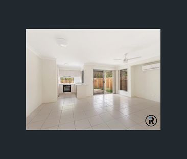 Modern 3 Bedroom Duplex!! - Photo 1