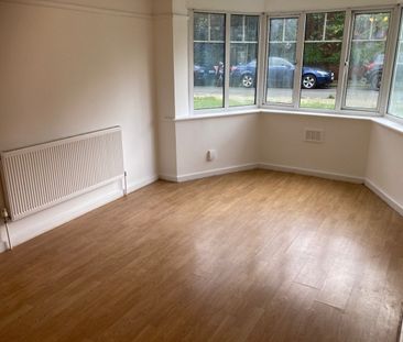 3 Bed Flat, High Mead, HA1 - Photo 4