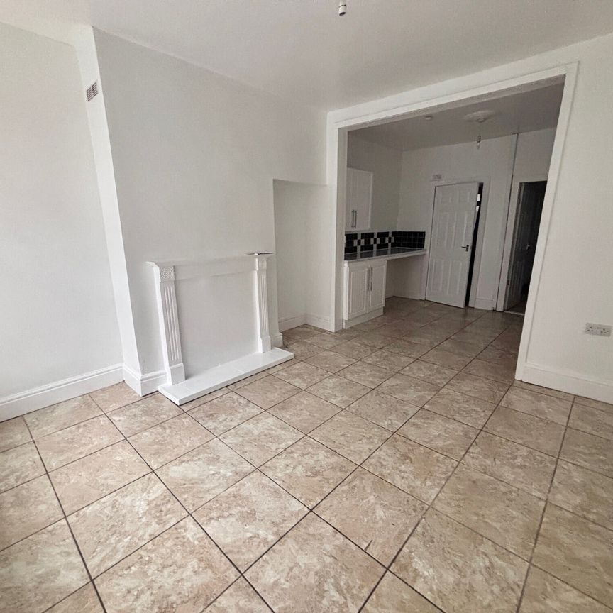 Hull, Avenue Crescent - Photo 1