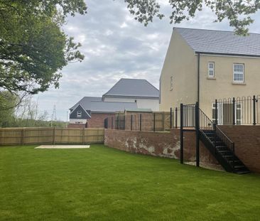 3 bedroom semi-detached house to rent - Photo 3