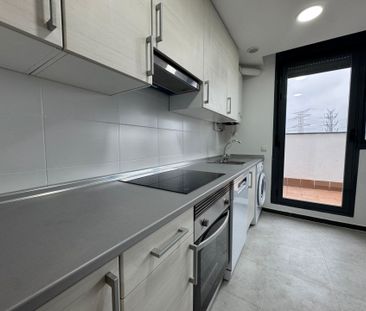 Piso de alquiler en Calle de Los Deseos, Norte - Photo 2