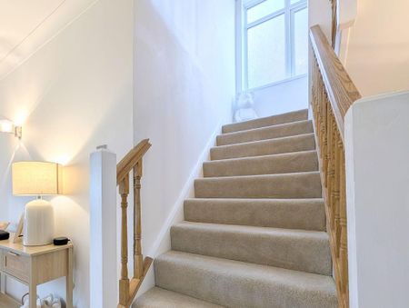 4 bedroom property to rent - Photo 2
