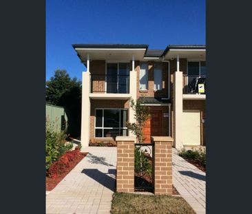 Charming 3 Bedroom Residence: Prime Location - Walk to Quakers Hill... - Photo 2