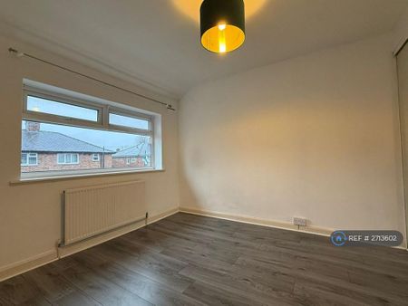 3 bedroom semi-detached house to rent - Photo 3