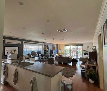 Point Cook - Photo 1