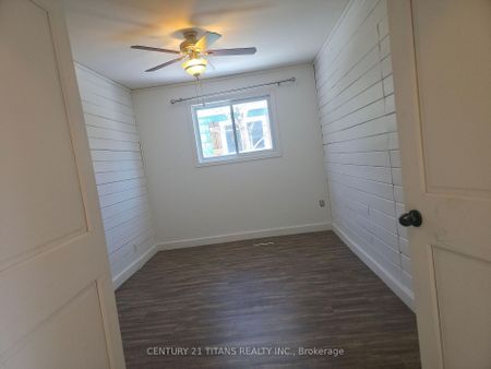 For Lease - 1327 Commerce Street, Pickering, Ontario - Photo 5