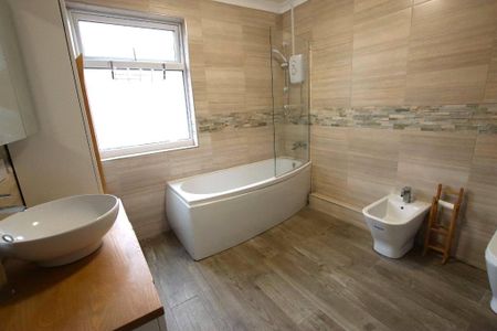 2 bedroom terraced house to rent - Photo 4