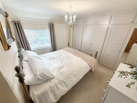 2 bedroom end of terrace house to rent - Photo 5