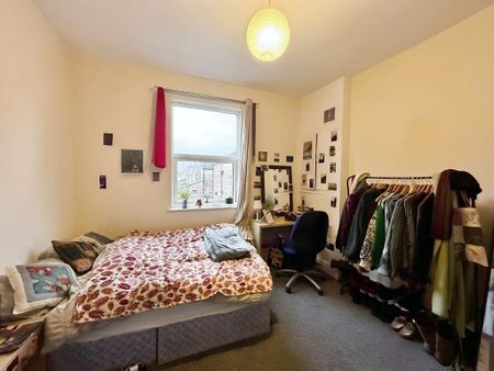 4 bedroom terraced house to rent - Photo 4