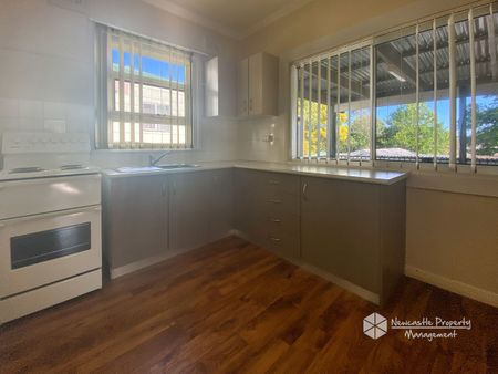 34 Fern Valley Road, Cardiff - Photo 2